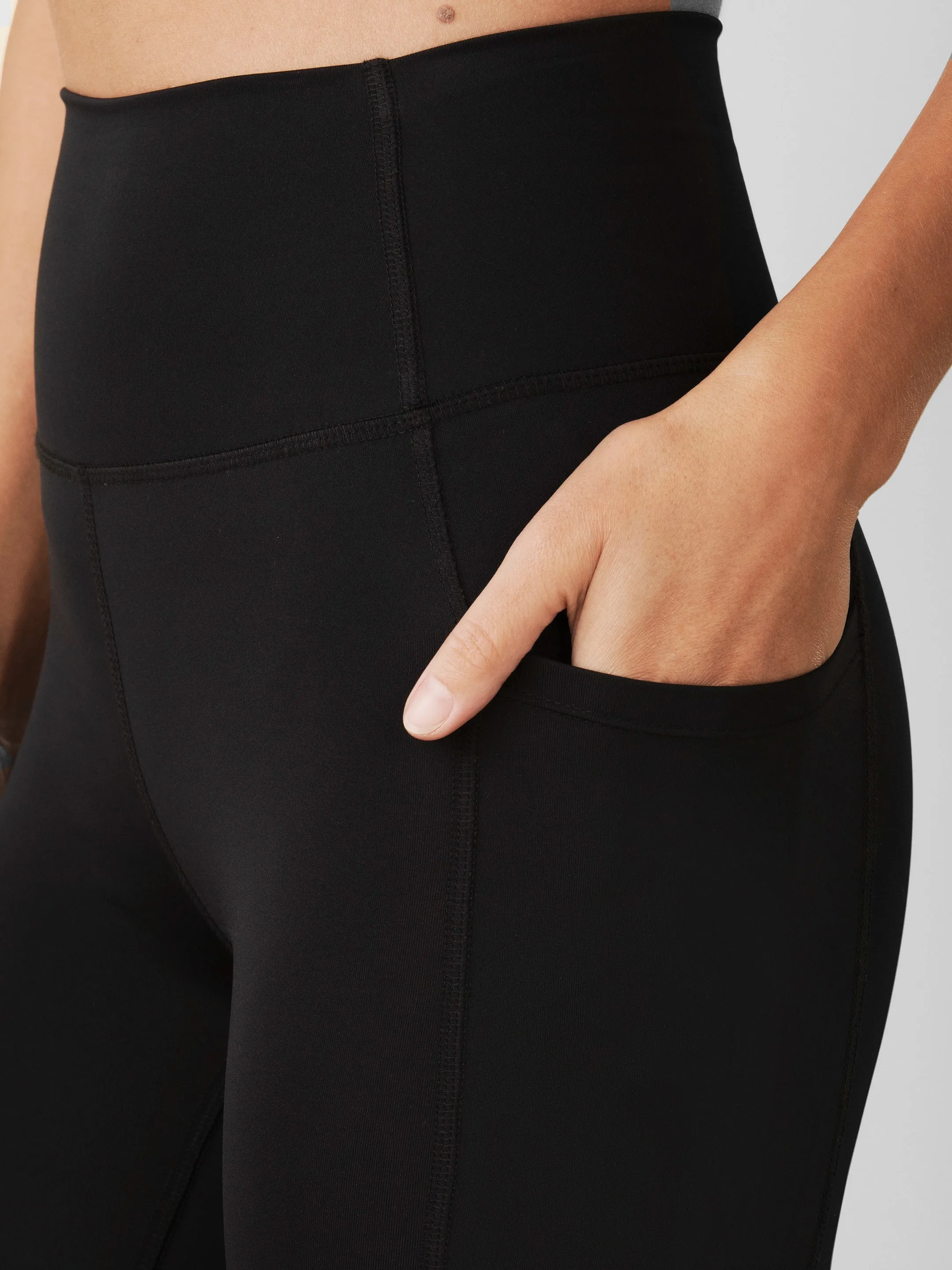 Essential Pocket Legging