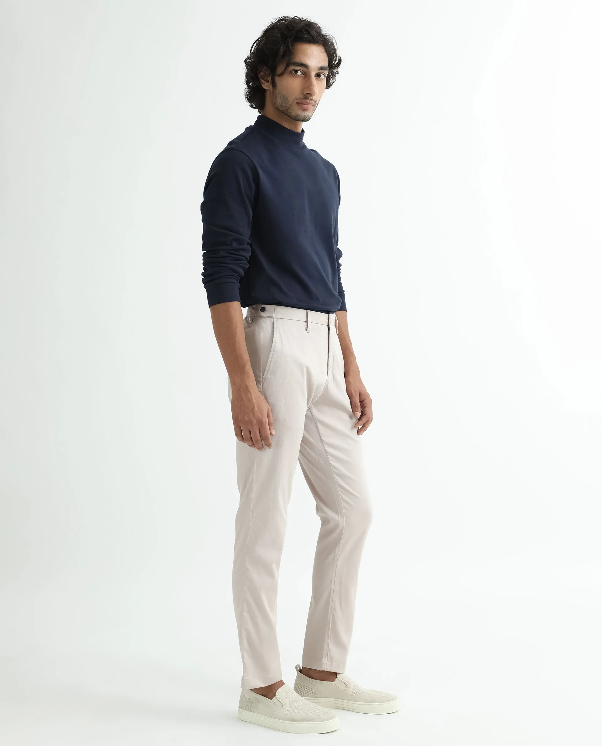 Rare Rabbit Men's Cellular Light Pink Solid Mid-Rise Regular Fit Twill Trouser