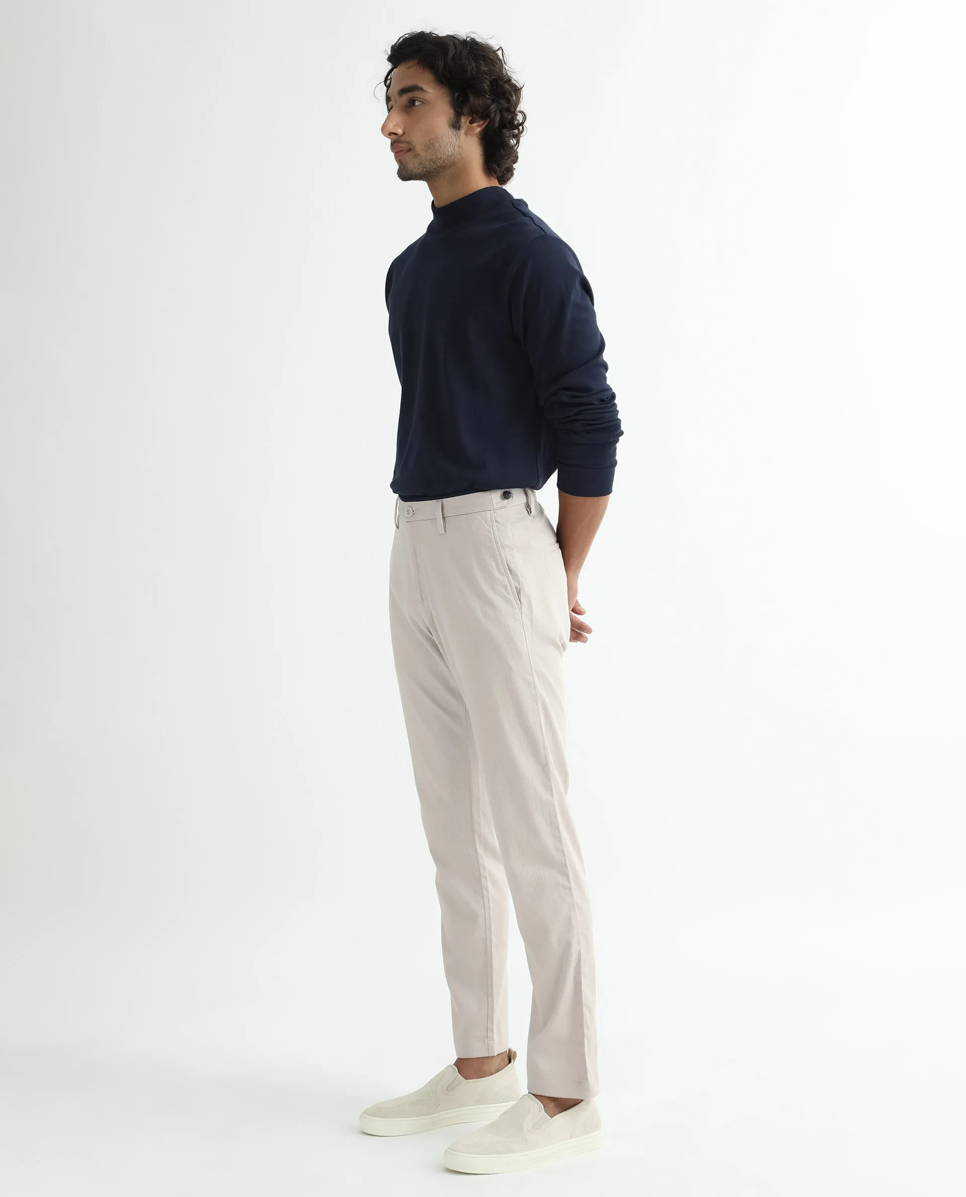 Rare Rabbit Men's Cellular Light Pink Solid Mid-Rise Regular Fit Twill Trouser