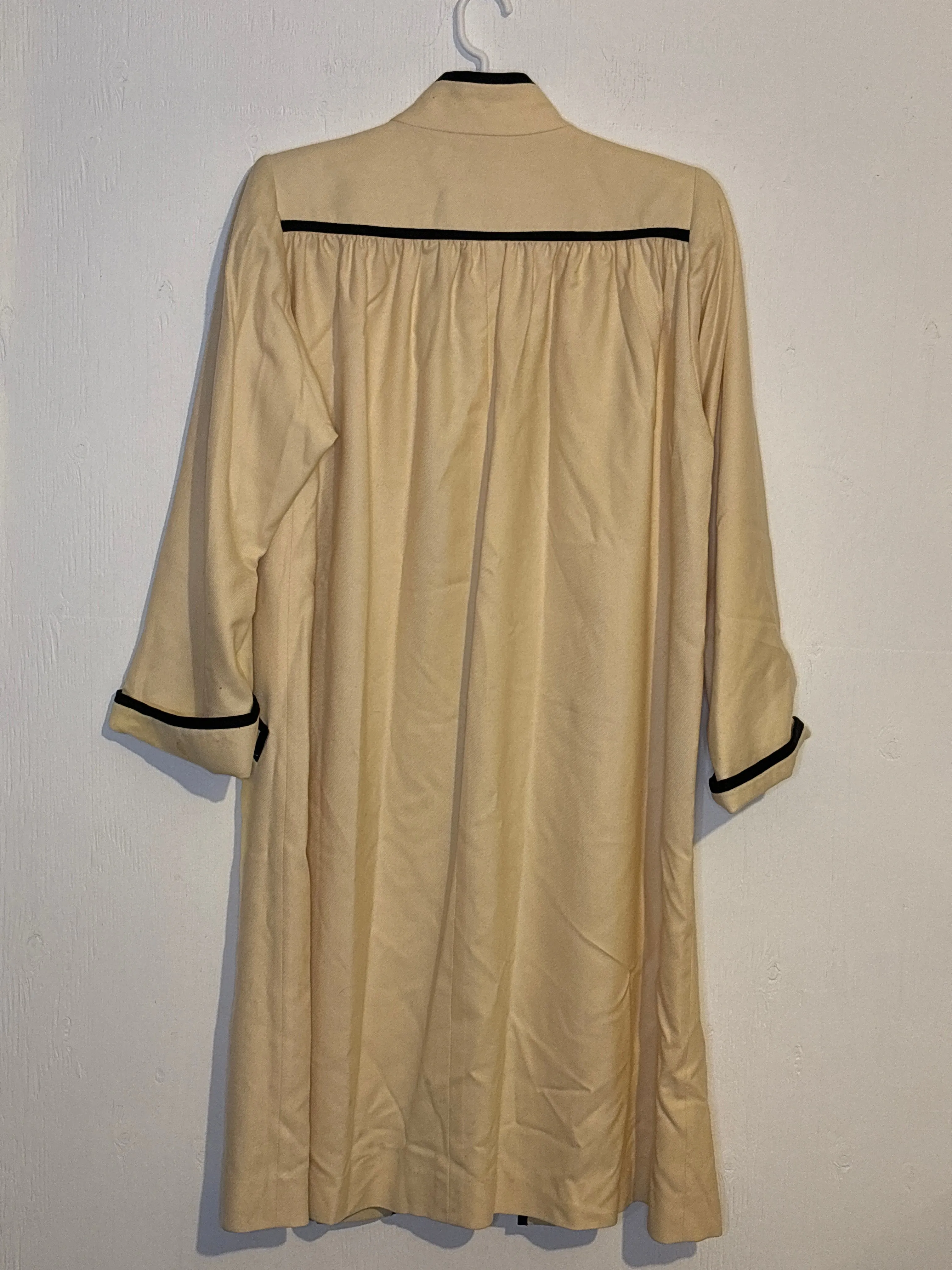 (RR3263) Vintage Cream Overcoat