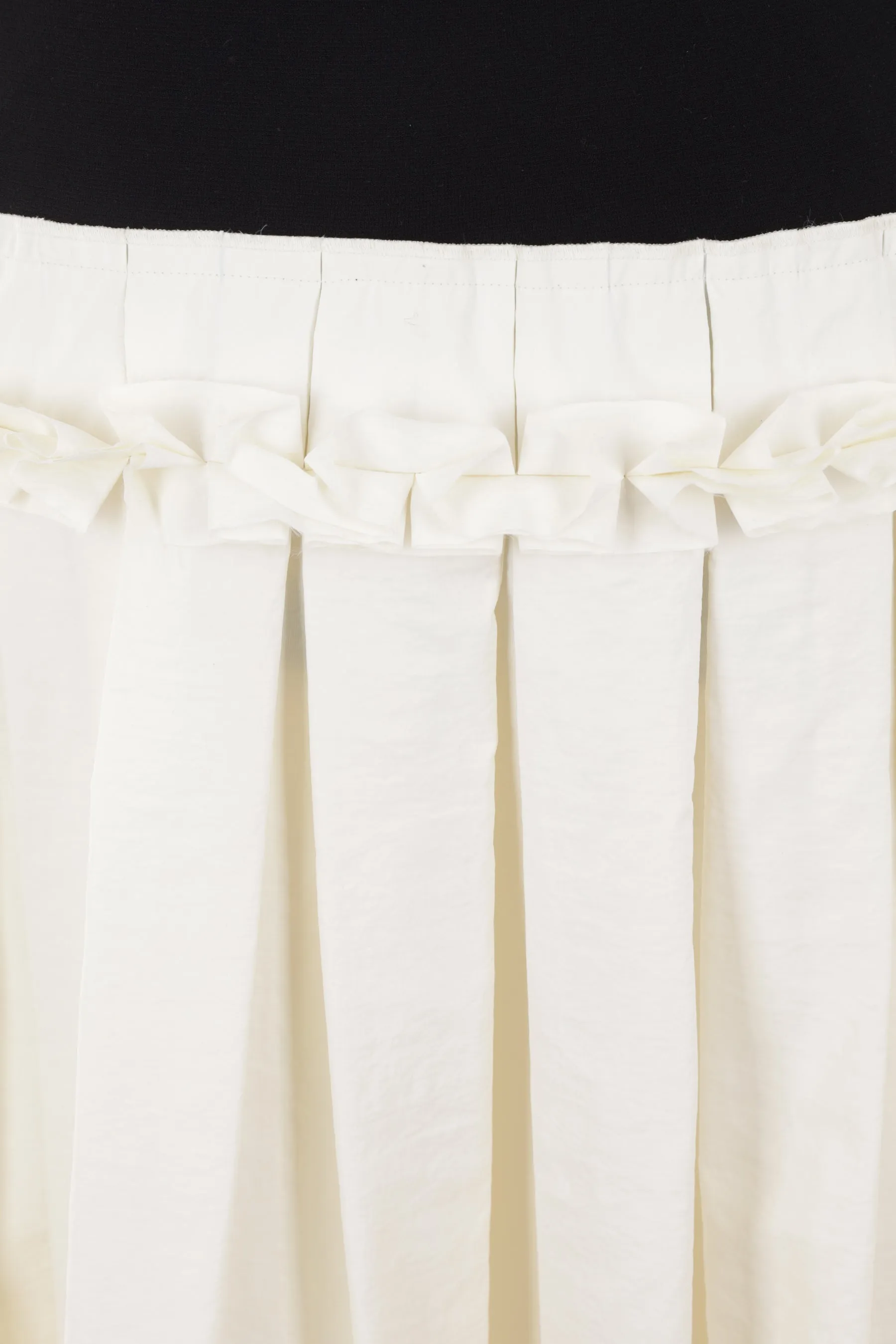 sectioned sleeveless dress in stretch knit and technical fabric